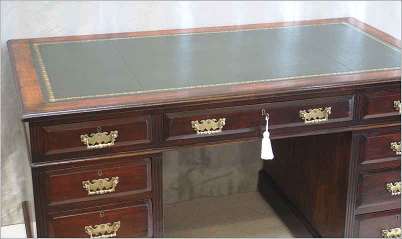 2052 Antique Mahogany Pedestal Desk (5)
